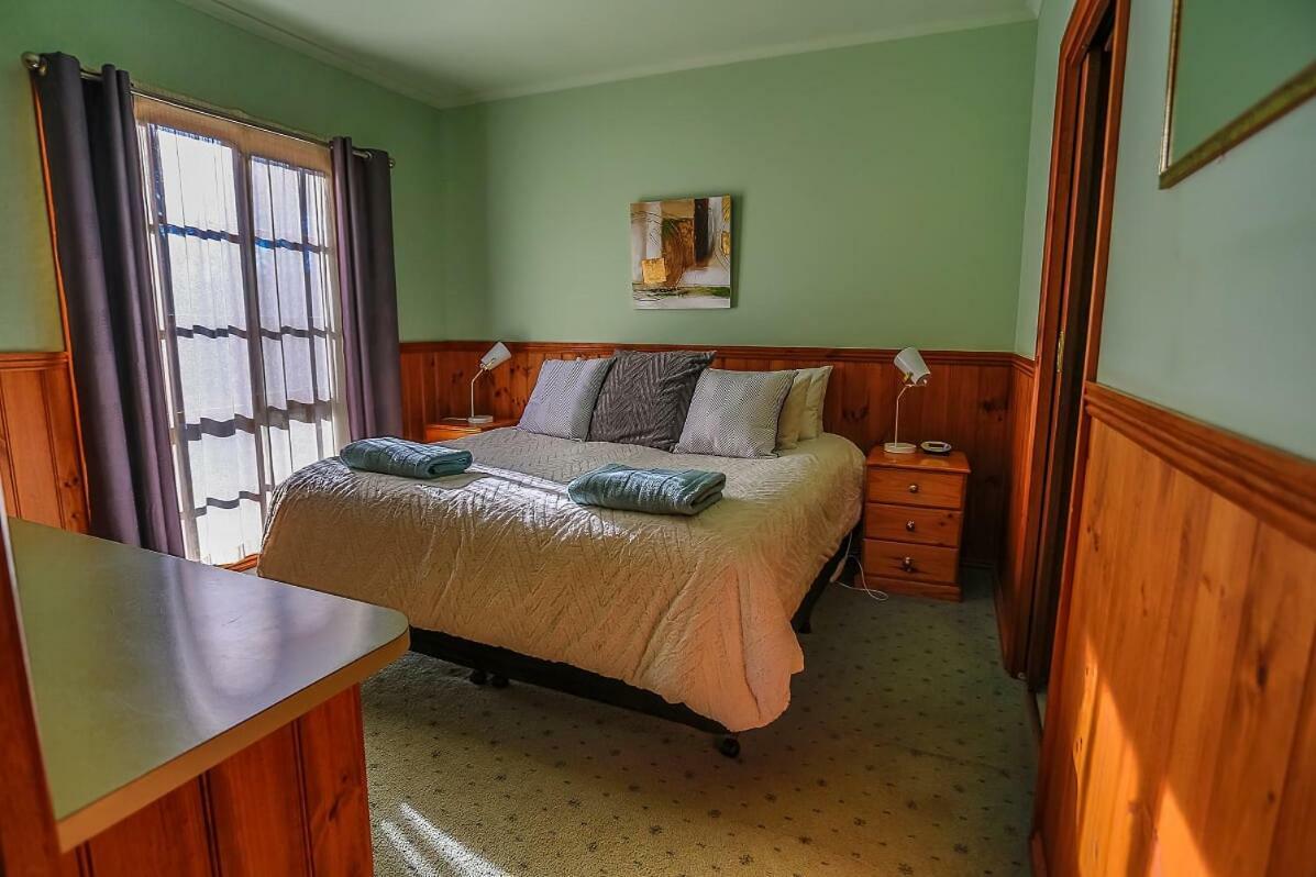 Mountain View Motor Inn & Holiday Lodges Холс-Гэп Экстерьер фото